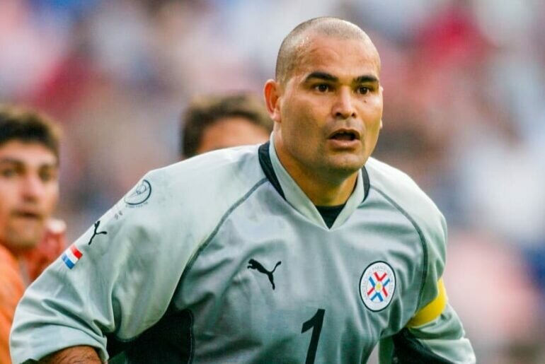 « Le football est fait pour les hommes », la violente charge de Chilavert contre Vinicius, en larmes après des questions sur le racisme